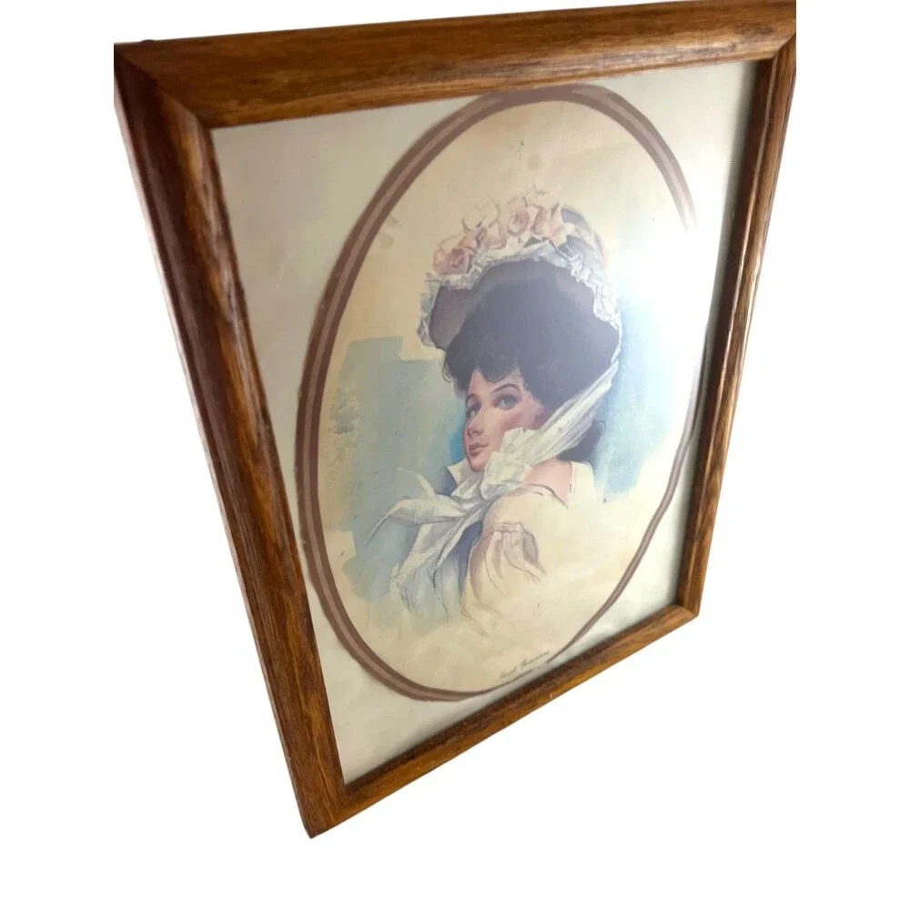 Antique Sweet Genevieve Victorian Portrait Oval Frame